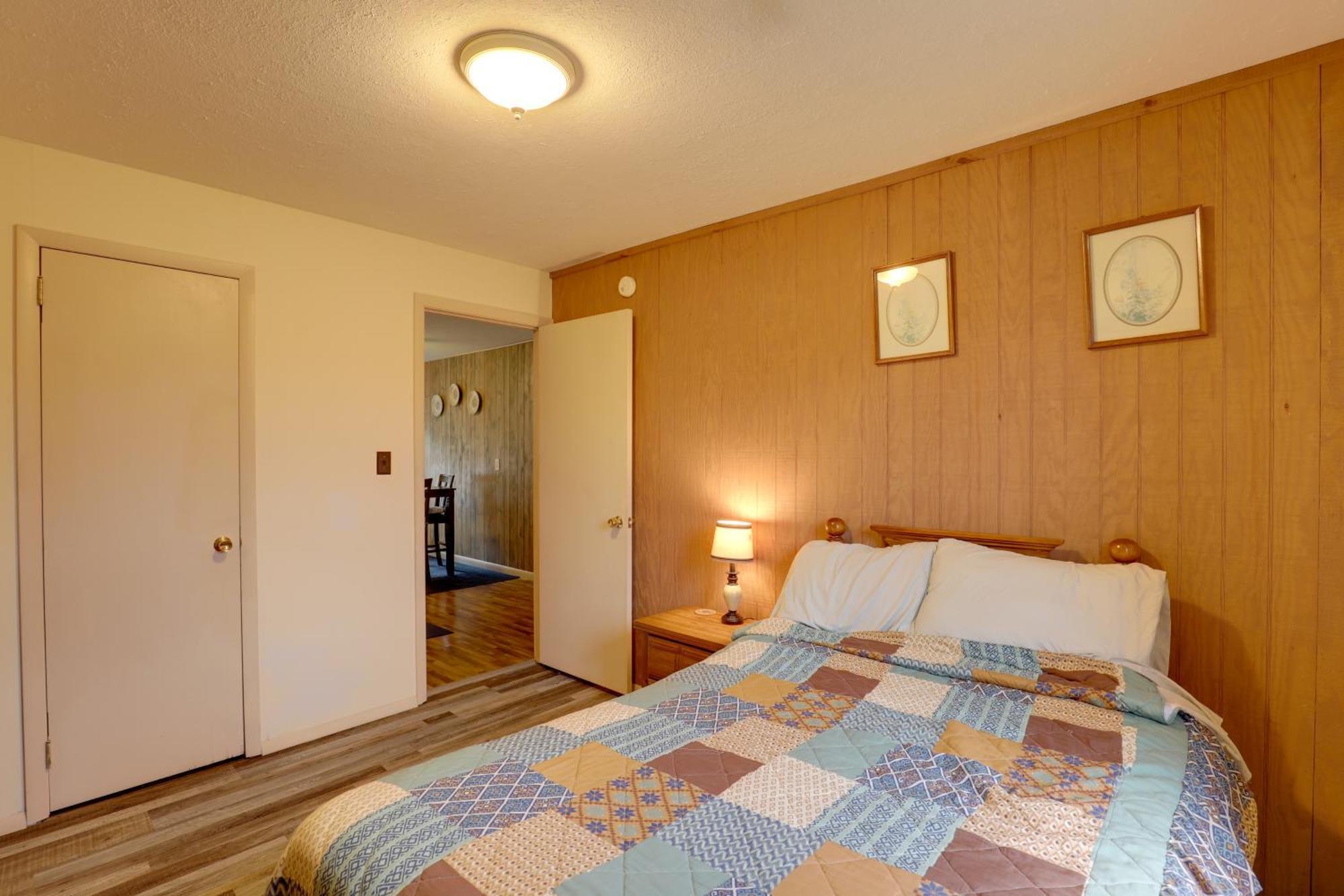 Riverfront Hot Springs Cabin With Private Hot Tub! Exterior foto