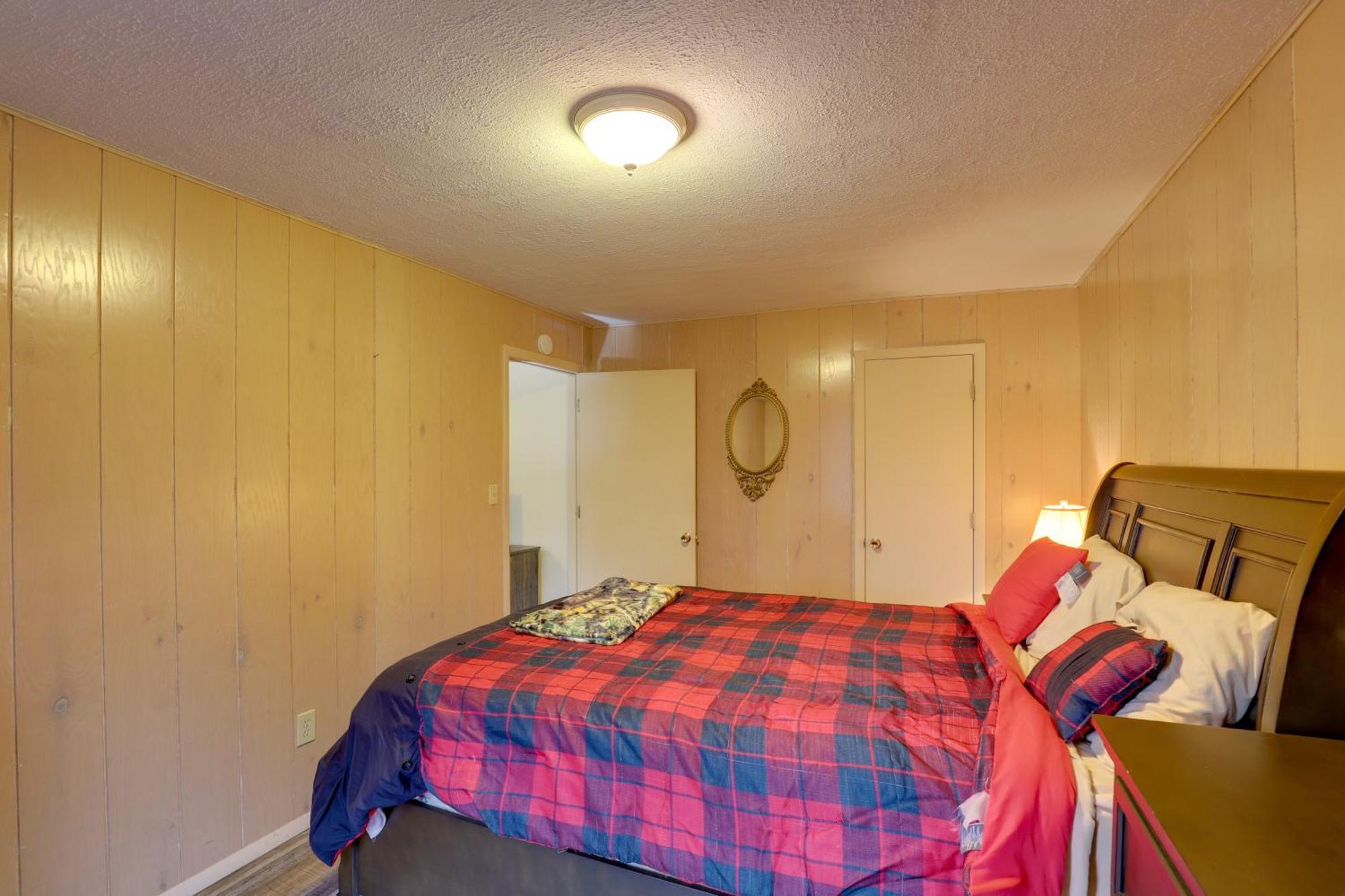 Riverfront Hot Springs Cabin With Private Hot Tub! Exterior foto